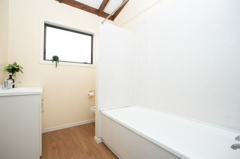 Photo of property in 15a Herbert Road, Queenwood, Hamilton, 3210
