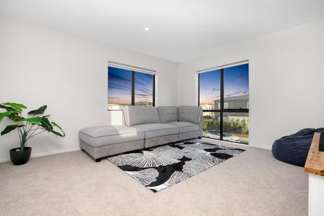Photo of property in 39 Kabardin Street, Karaka, Papakura, 2113
