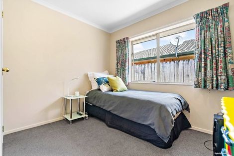 Photo of property in 19 Newinn Crescent, East Tamaki Heights, Auckland, 2016