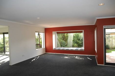 Photo of property in 8 Santa Teresa Court, Paraparaumu Beach, Paraparaumu, 5032