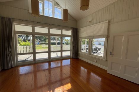 Photo of property in 212 Lake Road, Northcote, Auckland, 0627