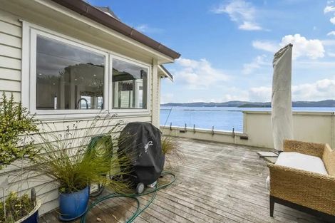 Photo of property in 515 Marine Drive, Sunshine Bay, Lower Hutt, 5013