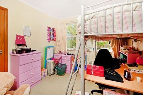 Photo of property in 15 Locket Road, Glenfield, Auckland, 0629