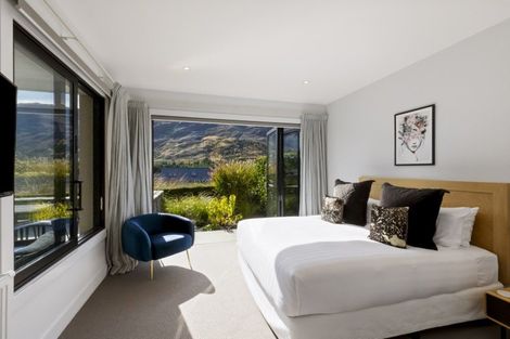 Photo of property in 2 Owen Marshall Lane, Arrowtown, 9371