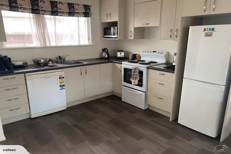 Photo of property in 76 Garreg Road, Bryndwr, Christchurch, 8052