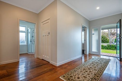Photo of property in 9 Milverton Avenue, Hokowhitu, Palmerston North, 4410