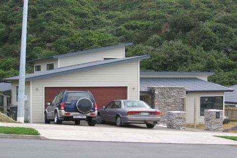 Photo of property in 216 Westchester Drive, Churton Park, Wellington, 6037