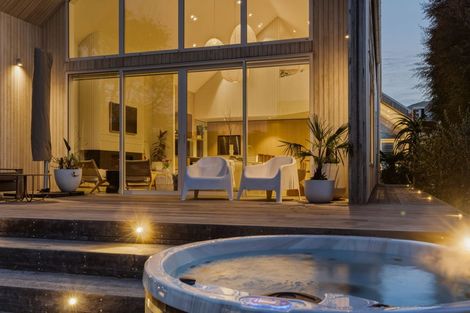 Photo of property in 41 Wiggins Street, Sumner, Christchurch, 8081