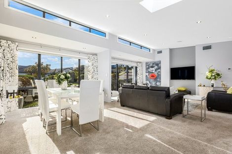 Photo of property in 6 The Fjord, Aotea, Porirua, 5024