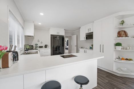 Photo of property in 25 Utauta Street, Waikanae, 5036