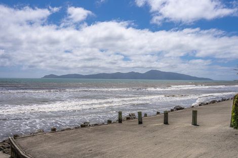 Photo of property in 93b The Esplanade, Raumati South, Paraparaumu, 5032