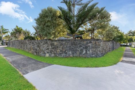 Photo of property in 2 Septimus Place, Henderson, Auckland, 0612