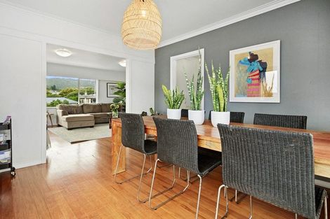 Photo of property in 68 Redwood Avenue, Tawa, Wellington, 5028