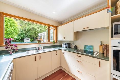 Photo of property in 21 Kennedy Grove, Stokes Valley, Lower Hutt, 5019