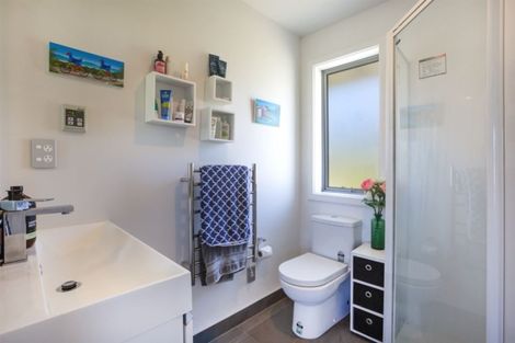 Photo of property in 17 Resolution Drive, Whitby, Porirua, 5024