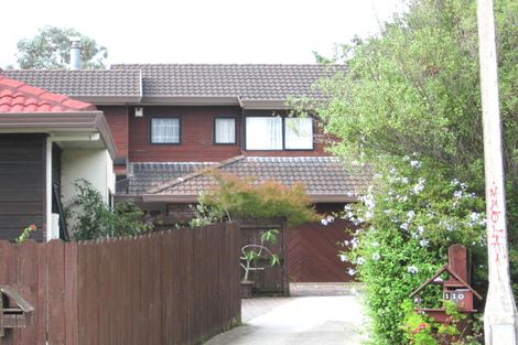 Photo of property in 2/110 Manhattan Heights, Glendene, Auckland, 0602
