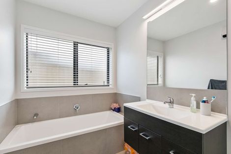 Photo of property in 6 Harding Drive, Papamoa Beach, Papamoa, 3118