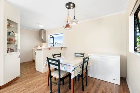 Photo of property in 2/8 Locket Road, Glenfield, Auckland, 0629