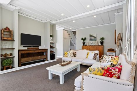 Photo of property in 9 Tui Glen Road, Birkenhead, Auckland, 0626