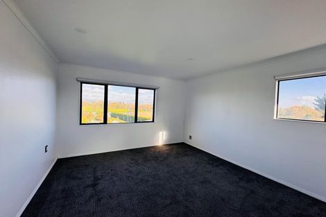 Photo of property in 69 Royal Oak Drive, Kelvin Grove, Palmerston North, 4414