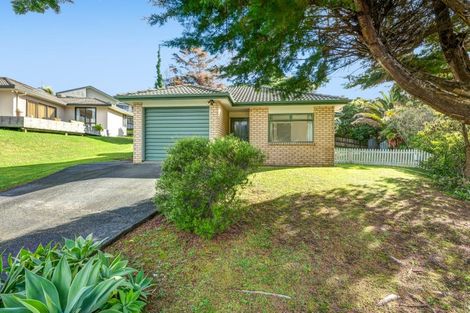 Photo of property in 86 Roberta Crescent, Orewa, 0931