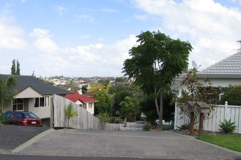 Photo of property in 5a Oystergrove Road, West Harbour, Auckland, 0618