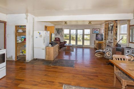 Photo of property in 32 Ripiro Drive, Baylys Beach, Dargaville, 0377
