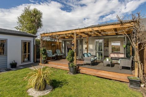 Photo of property in 2/55 Edward Avenue, Edgeware, Christchurch, 8013