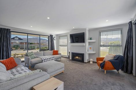 Photo of property in 28 Matthews Crescent, Cromwell, 9310