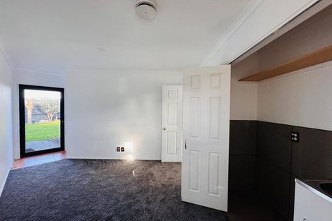 Photo of property in 69 Royal Oak Drive, Kelvin Grove, Palmerston North, 4414