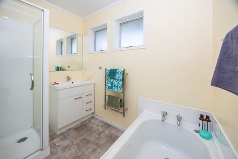 Photo of property in 16 Blundell Place, Huntly, 3700