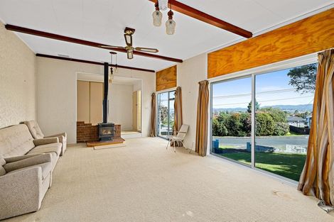 Photo of property in 14 Donovan Avenue, Massey, Auckland, 0614