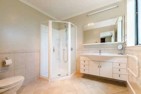 Photo of property in 10 Lambert Way, Paraparaumu, 5032