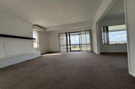 Photo of property in 96 Carnoustie Drive, Wattle Downs, Auckland, 2103