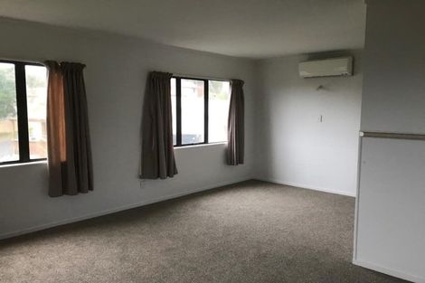 Photo of property in 11 Randal Place, Bayview, Auckland, 0629