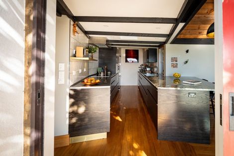 Photo of property in 77 Palliser Road, Roseneath, Wellington, 6011