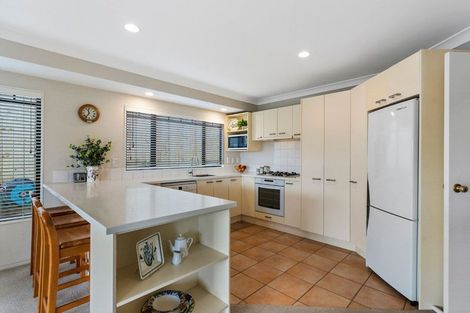 Photo of property in 12 Mohill Place, East Tamaki Heights, Auckland, 2016