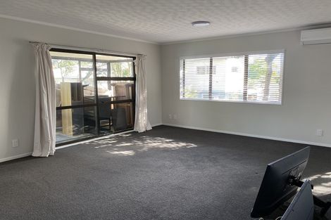 Photo of property in 3 Kaurilands Road, Titirangi, Auckland, 0604
