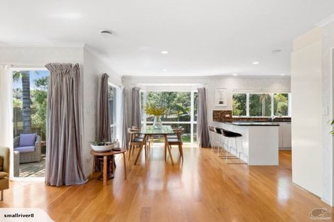 Photo of property in 22 John Brooke Crescent, East Tamaki Heights, Auckland, 2016