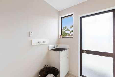 Photo of property in 2/26 Karepo Crescent, Ranui, Auckland, 0612