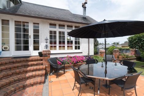 Photo of property in 13 Victoria Street, Hawera, 4610