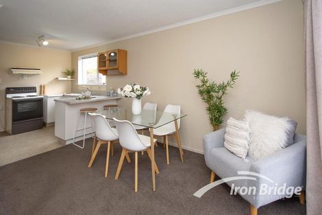 Photo of property in 2/44 Hills Road, Edgeware, Christchurch, 8013