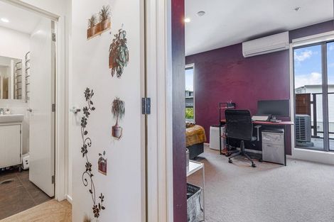 Photo of property in 2/160c Hobsonville Point Road, Hobsonville, Auckland, 0616