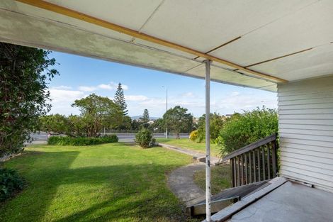 Photo of property in 518 Glenfield Road, Bayview, Auckland, 0629