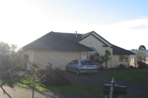 Photo of property in 16 Linicro Place, Wattle Downs, Auckland, 2103