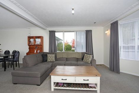 Photo of property in 12 Pryde Place, Feilding, 4702