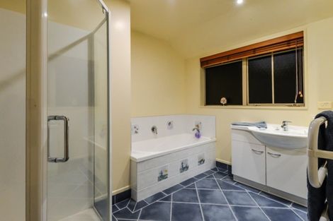 Photo of property in 15 Chatswood Place, Rototuna, Hamilton, 3210