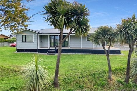 Photo of property in 1 Bank Street, Amberley, 7410