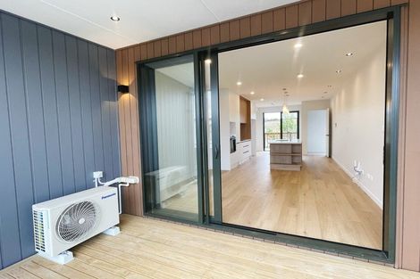 Photo of property in 3 Heketara Way, Massey, 0614