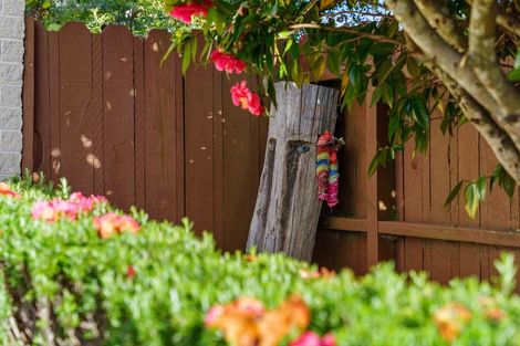 Photo of property in 28 Rewarewa Crescent, Waikanae, 5036